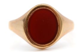 A 9ct gold carnelian signet ring, London 1965, S, 4g