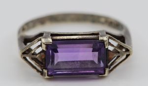 A 9ct white gold amethyst dress ring, London 1987, 6mm x 10mm, M 1/2, 2.6g