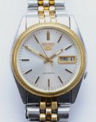 Seiko 5, a stainless steel automatic day date gentleman's wristwatch, ref. 7008-876A, silvered
