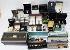 33 boxed fashion wristwatches primarily quartz, to include makers, Seiko, Rotary, Accurist,