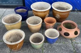 A collection of garden planters, largest measures 38x31cm.