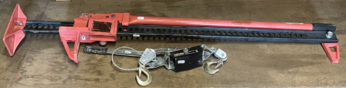 A 48" 2500KG farm jack, together with a Workzone hand winch, max 2 tons. (2)