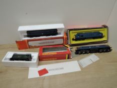 Hornby 00 Gauge, R877 BR Bo-Bo Diesel Class 25, R751 BR Co-Co Diesel Electric Locomotive, BR Class
