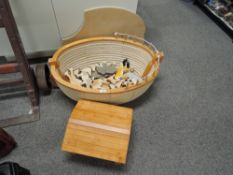 Modern Wooden Noah's Art with many Wooden Animals, Art length 85cm, approx 35 animals and figures