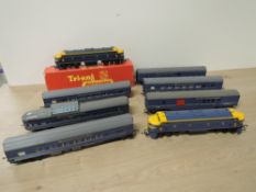 Tri-ang Railways 00 Gauge, Transcontinental Locomotives in blue and yellow x2, Obeservation Coach