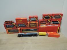 Hornby 00 Gauge, R874 BR 0-4-0 Diesel Class 06 Shunter, Operating 75 Ton Breakdown Crane Set,