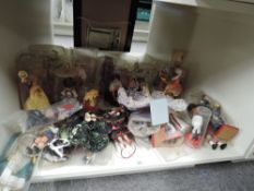 Vintage Souvenir Dolls, 25+ mst in plastic cases