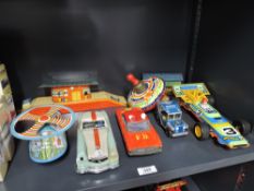 Mixed Tin Plate, Chad Valley 00 Gauge Bognor Regis Station Platform, Hornby Waiting Room, Chad