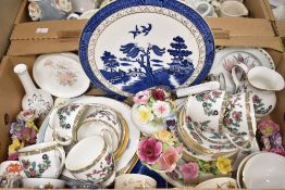 A Royal Doulton 'Real Old Willow' cake stand and similar cake slice, a Royal Doulton 'Mystic Dawn'