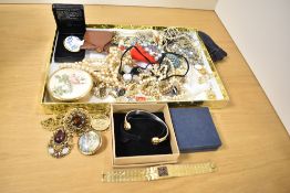 An assortment of costume jewellery, including faux pearls, beaded jewellery, cufflinks and statement