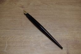 A Parker Duofold AF button fill fountain pen in Black with BHR taper having Parker Duofold 14K Pen N