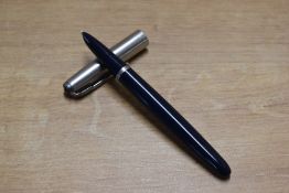 A Parker 51 vacumatic fill fountain pen in Black with Lustraloy cap. Circa 1946.