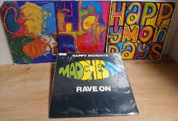 A job lot of Happy Mondays x 12 singles (4) VG/VG+ or better