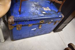 A vintage shipping/travel trunk, approx. 97 x 63 x 55cm