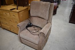 A modern electric recliner chair, width approx. 80cm