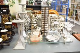 A selection of late 20th-century to modern vanity items, to include a set of three Art Nouveau style