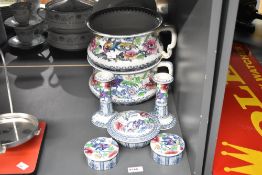 A quantity of early 20th-century Keeling and Company Limited 'Shanghai' Losol ware, featuring blue