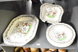 A small quantity of early 20th-century Copeland late Spode 'Chelsea' dinner ware, featuring a