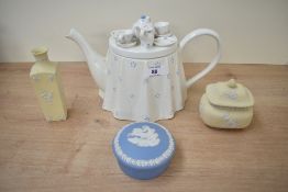 A 20th-century The Tea Council Collection ceramic tea pot by J&G Morten, designed to resemble a
