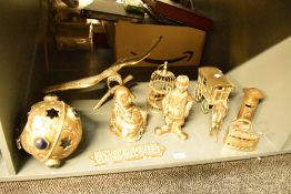 A quantity of 20th-century decorative brassware, to include an 'In God We Trust, Others Pay Cash'