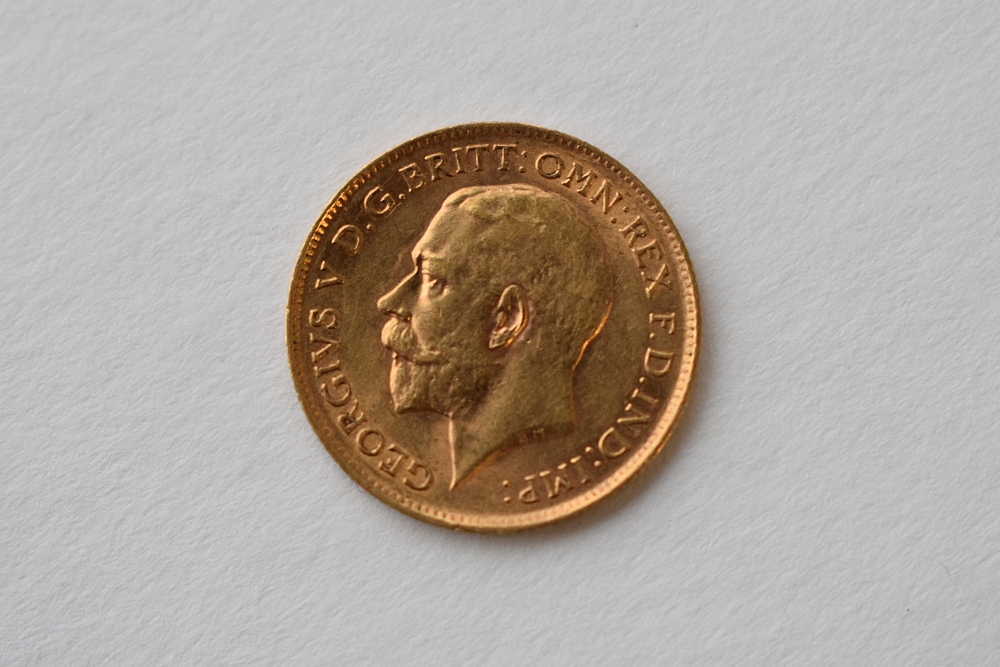 A George V 1912 Gold Half Sovereign, Royal Mint, Rev George and Dragon. 4.00 Grams