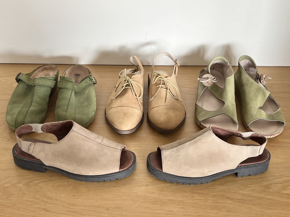 Three pairs of vintage ladies sandals and a pair of tan open heeled brogues, to include vintage
