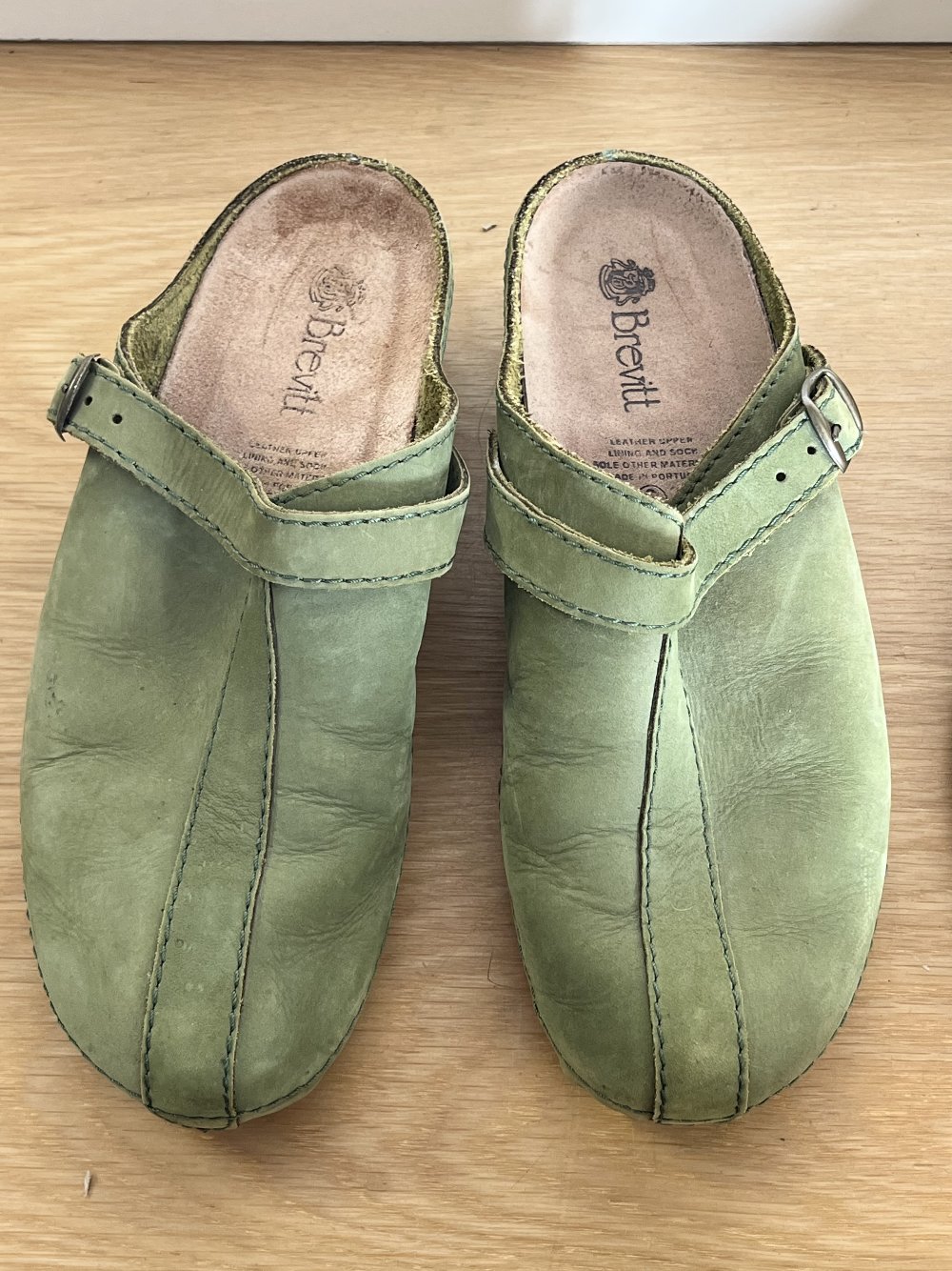 Three pairs of vintage ladies sandals and a pair of tan open heeled brogues, to include vintage - Image 6 of 6