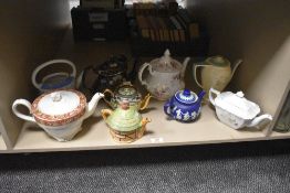 A group of nine 20th ceuntury teapots to include Royal Albert Lavender Rose, Susie Cooper for
