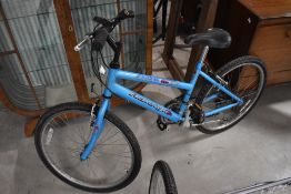 A Trek multi track 700 Sport road bicycle, Shimano SIS gears