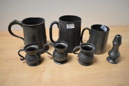 A small quantity of late 19th to early 20th-century pewterware, to include three tankards of