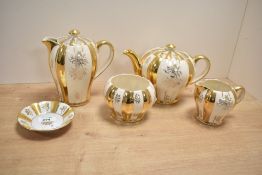 A small quantity of mid 20th-century Art Deco-style Sudlow's Burslem 'Rita' ware, featuring a