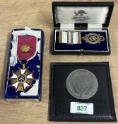 United States of America Legion of Merit Officer?s breast badge with pin-bar fixing, in gilt and