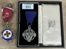 Masonic silver 1914-1918 Hallstone medal/jewel, engraved to reverse 'Bro. J.R. Holloway No. 1586',