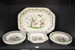 A small quantity of early 20th-century Copeland late Spode 'Chelsea' dinner ware, featuring a