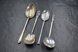 A cased George VI silver teaspoon, of 'Plantagenet' pattern 'Adapted from the famous Guildhall