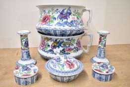 A quantity of early 20th-century Keeling and Company Limited 'Shanghai' Losol ware, featuring blue