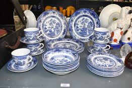 Twenty eight pieces of Old Willow English Ironstone pottery tea and dinner wares, transfer printed