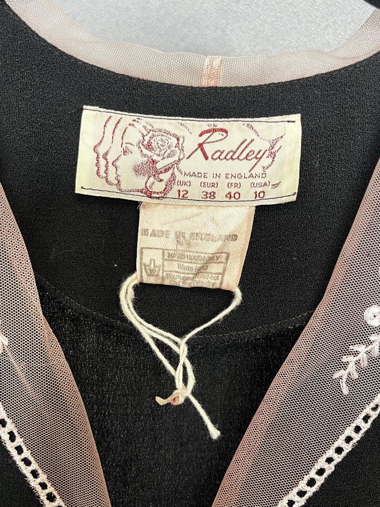 A 20th century vintage Radley shift dress in black wool mix having blush pink mesh and crochet - Image 3 of 4