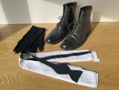 A pair of Edwardian men's laced boots in dark brown/black leather, made by Samuel Dixons Ltd of