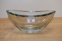 A mid 20th-century Danish Strombergshyttan after Astra Stromberg-style art glass bowl, featuring a