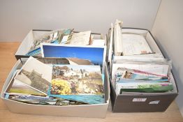 A collection of mixed postcards, various UK and worldwide with all eras seen upto the 1970's,