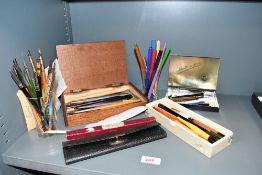 Of pen collecting interest, a large selection of 20th-century dipping pens and related ephemera,