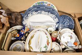 A Royal Worcester 'Evesham' casserole dish, a set of six Queen's The Royal Palaces' blue and white