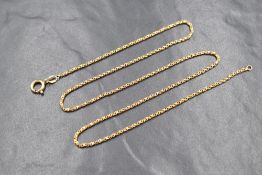 An 18ct gold box link 19' chain having a 9ct gold clasp, approx 9g