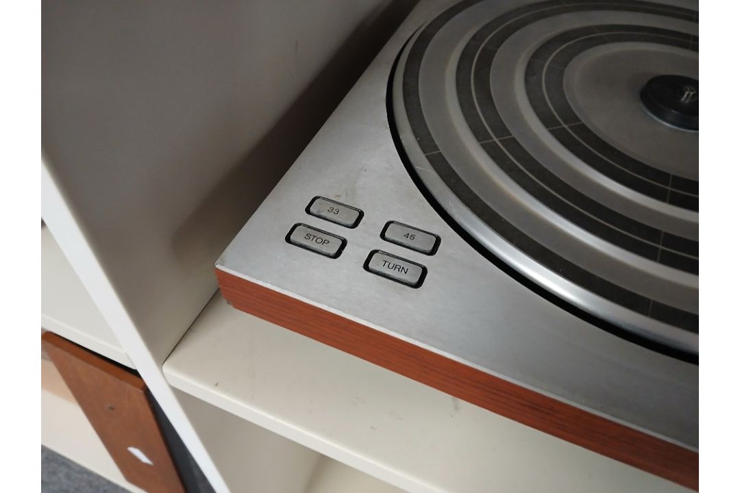 A Bang and Olufsen Beocentre with console / remote - Image 6 of 8