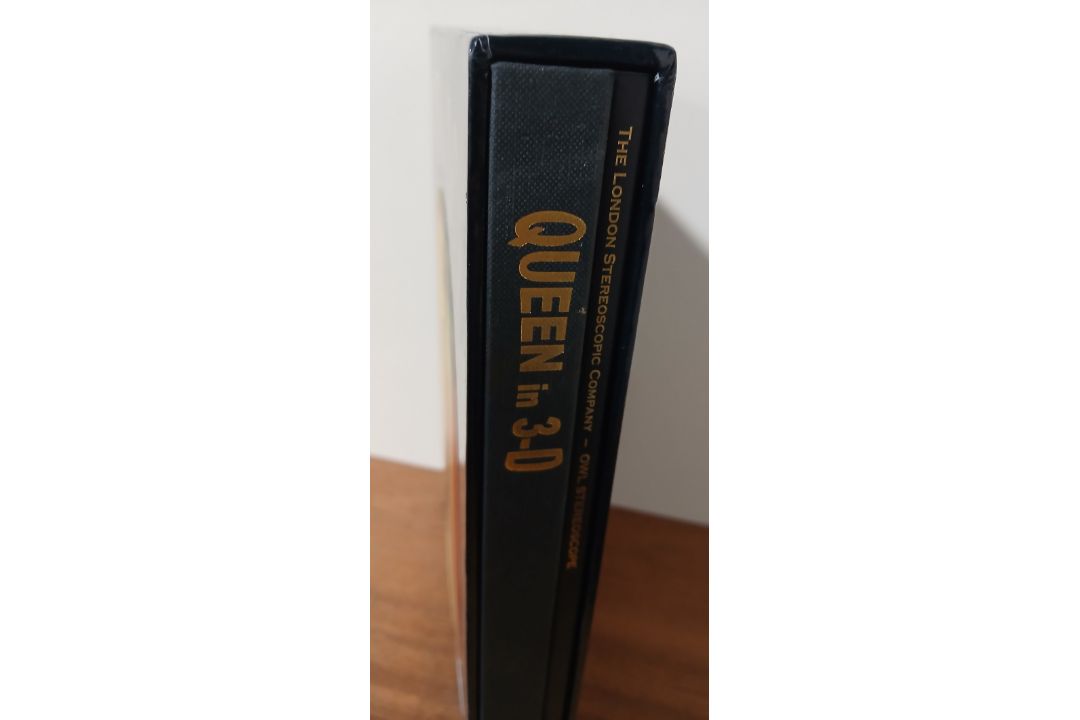 A selection of Queen books and some drumsticks - a nice set of collectables - Image 4 of 10