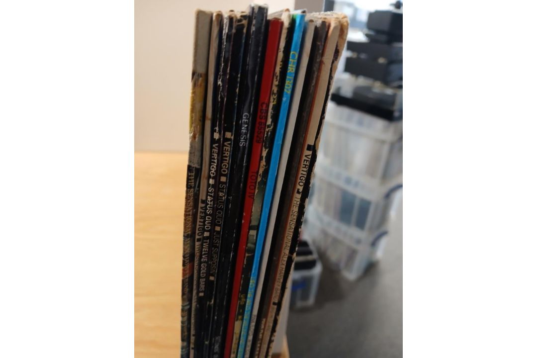 A 12 vinyl mixed lot as per photos - some good titles here - Image 2 of 3