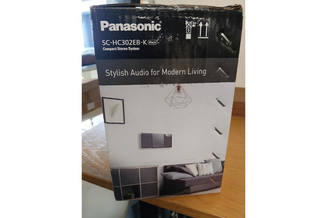A Panasonic Bluetooth Speaker SCH302EBK - boxed new old stock - Image 3 of 3