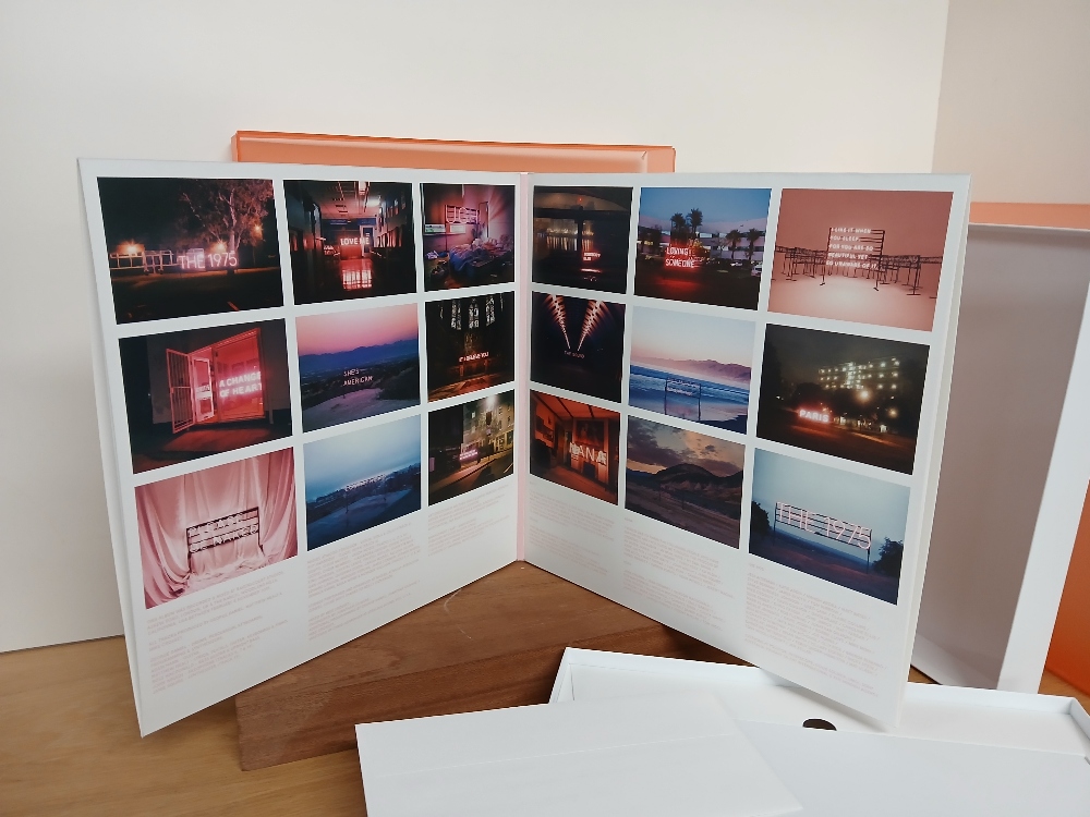 A The 1975 deluxe box set ( some wear to outer box ) contents are EX/EX - album title is ' I like - Image 3 of 3
