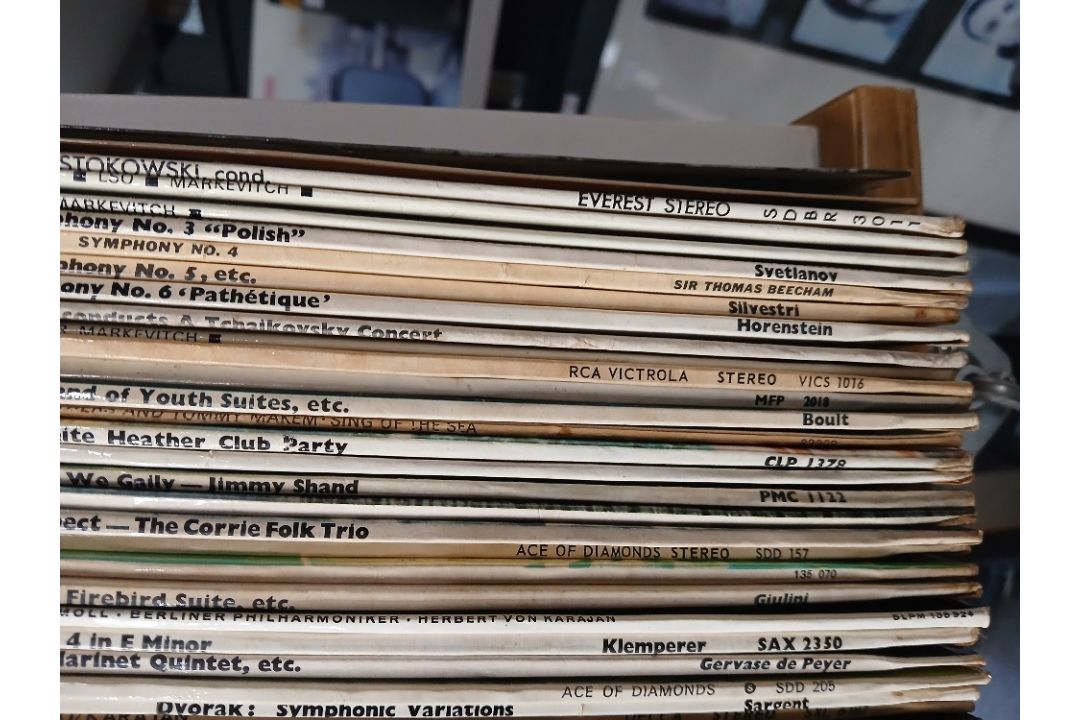 A box of well looked after Classical vinyl titles with some rare pressings on offer - - Image 6 of 7